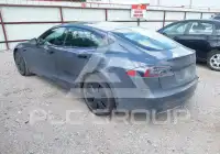 2021 Tesla Model S фото