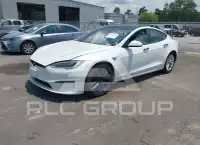 2021 Tesla Model S фото