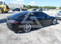 2021 Tesla Model S фото