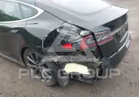2021 Tesla Model S фото