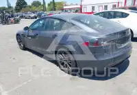 2021 Tesla Model S фото