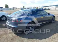 2021 Tesla Model S фото
