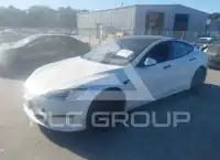 2021 Tesla Model S фото