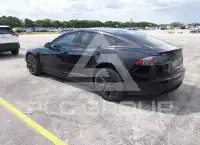 2021 Tesla Model S фото