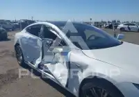 2021 Tesla Model S фото