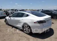 2021 Tesla Model S фото