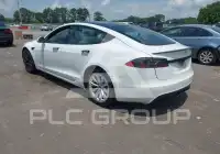 2021 Tesla Model S фото