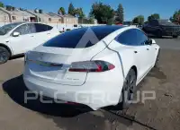2021 Tesla Model S фото