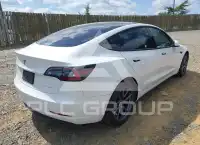 2021 Tesla Model 3 фото