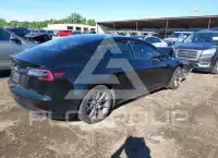 2021 Tesla Model 3 фото