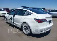 2021 Tesla Model 3 фото