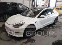 2021 Tesla Model 3 фото