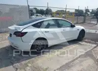 2021 Tesla Model 3 фото