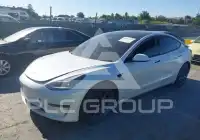 2021 Tesla Model 3 фото