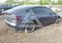 2021 Tesla Model 3 photo