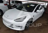 2021 Tesla Model 3 фото