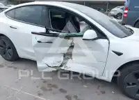 2021 Tesla Model 3 фото