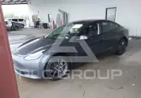 2021 Tesla Model 3 фото