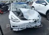 2021 Tesla Model 3 фото