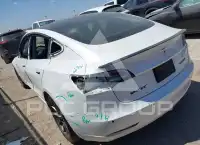 2021 Tesla Model 3 фото