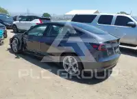 2021 Tesla Model 3 фото