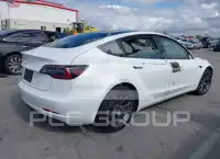 2021 Tesla Model 3 фото