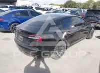 2021 Tesla Model 3 фото