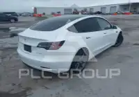 2021 Tesla Model 3 фото
