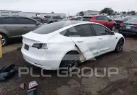 2021 Tesla Model 3 фото