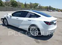 2021 Tesla Model 3 фото