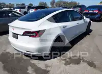 2021 Tesla Model 3 фото