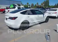 2021 Tesla Model 3 фото