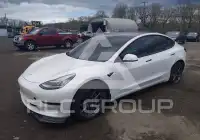2021 Tesla Model 3 фото
