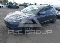 2021 Tesla Model 3 фото
