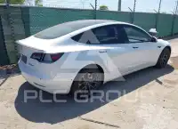 2021 Tesla Model 3 фото