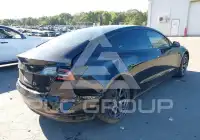 2021 Tesla Model 3 фото