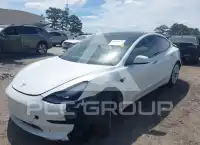 2021 Tesla Model 3 фото