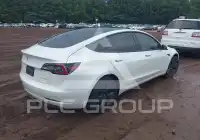2021 Tesla Model 3 фото