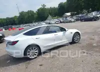 2021 Tesla Model 3 фото