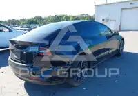 2021 Tesla Model 3 фото