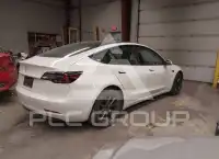 2021 Tesla Model 3 фото