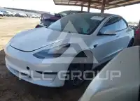 2021 Tesla Model 3 фото