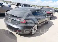 2021 Tesla Model 3 фото