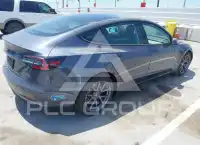 2021 Tesla Model 3 фото