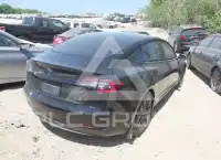 2021 Tesla Model 3 фото