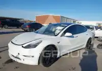 2021 Tesla Model 3 фото