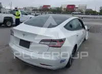 2021 Tesla Model 3 фото