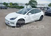 2021 Tesla Model 3 фото