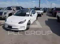 2021 Tesla Model 3 фото