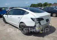 2021 Tesla Model 3 фото